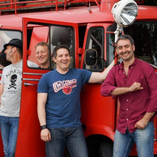 Streetkings am Feuerwehrauto